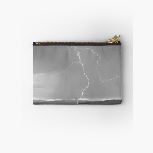 Artikelvorschau, Rocky Mountain Front Range Foothills Lightning Strikes 1 BW entworfen und verkauft von Bo Insogna.