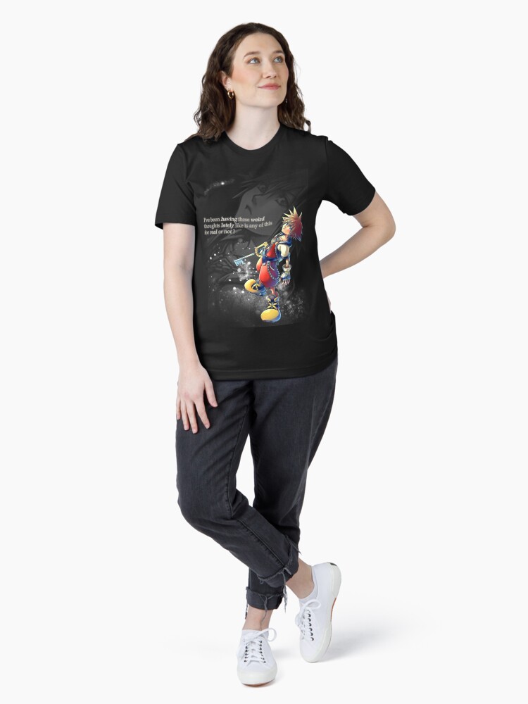 Imagen 4 de 7, Camiseta esencial con la obra Sora - Kingdom Hearts - Introducción, diseñada y vendida por KyouuSunshiine.