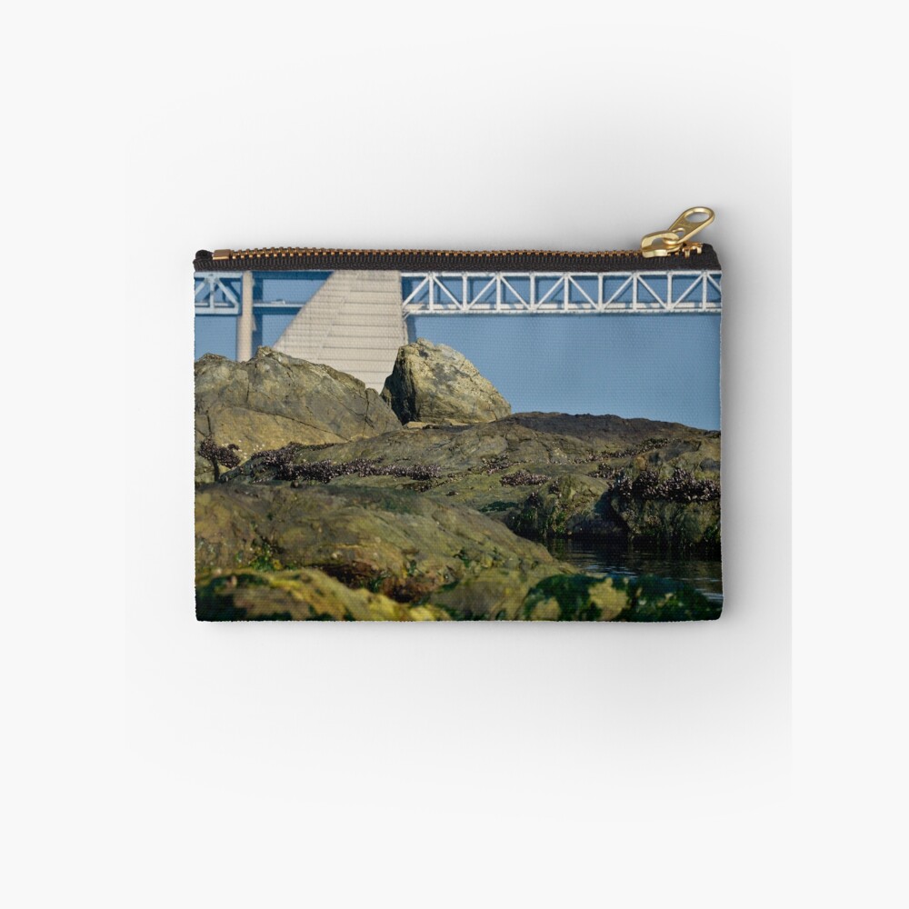 Vista previa del artículo con la obra «Bolsos de mano», diseñado y vendido por brian hammonds.