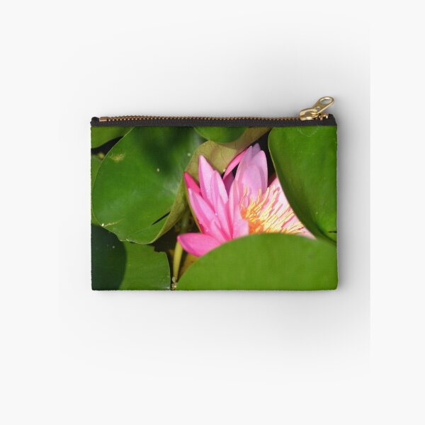 Artikelvorschau, Nelumbium Nucifera Gaerth - Pink Lotus entworfen und verkauft von Matsumoto.