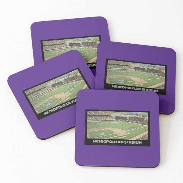Artikelvorschau, Metropolitan Stadium – Vikings Purple entworfen und verkauft von DeadStadium.