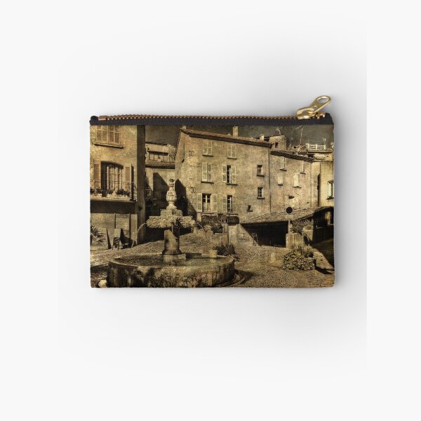Artikelvorschau, Textured square with fountain entworfen und verkauft von Roberto Pagani.