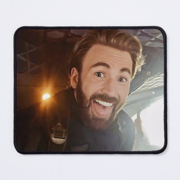 Artikelvorschau, Chris Evans ist albern am Set entworfen und verkauft von pearlrivermist.