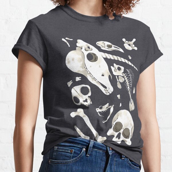 black Skulls and Bones - Wunderkammer Classic T-Shirt