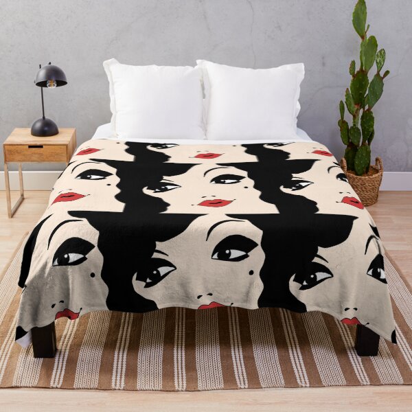 Retro bombshell Throw Blanket