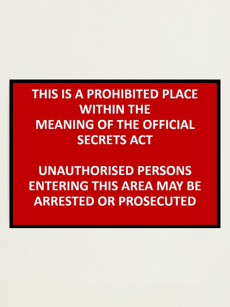 Lámina fotográfica «Este es un lugar prohibido según el significado del letrero de réplica de la