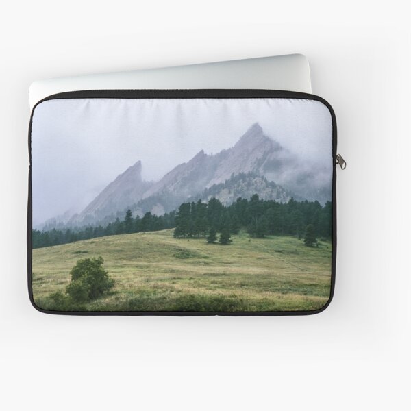 Sleeping Giants Laptop Sleeve