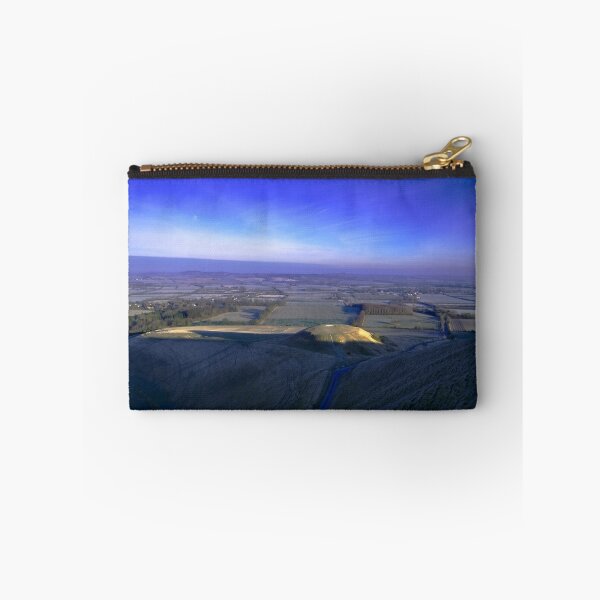 Artikelvorschau, Dragon Hill Vale von White Horse Uffington Oxfordshire entworfen und verkauft von Jim Hellier.