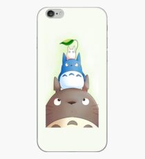 Totoro mit seinen Freunden iPhone-Hülle & Cover