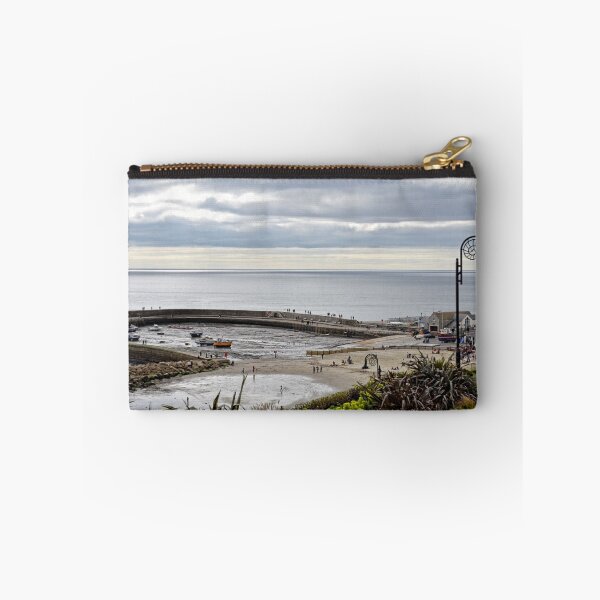 Aperçu de l'œuvre Lyme Harbour At Low Tide créée et vendue par lynn carter.