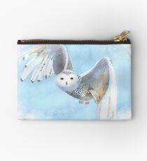 Snowy Owl In Flight Studio Pouch