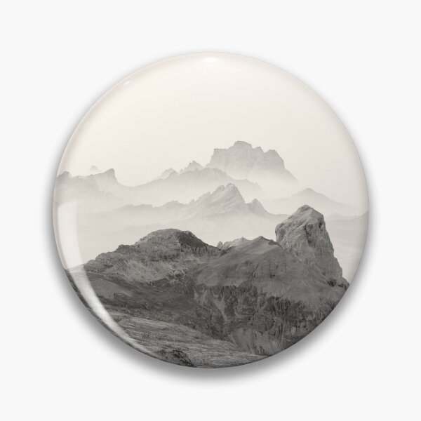 Artikelvorschau, Distant mountains entworfen und verkauft von Shawa Shop.
