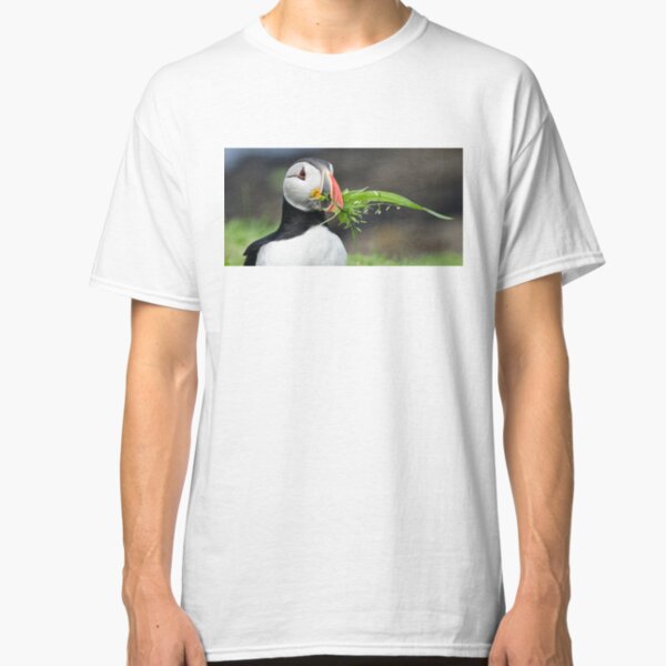 Puffin nestbuilding Classic T-Shirt