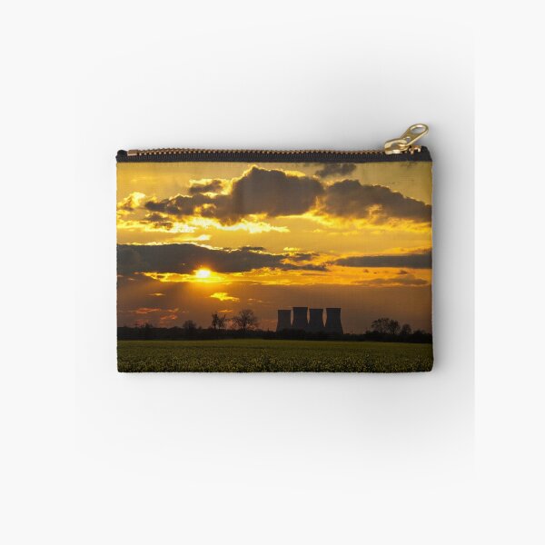 Aperçu de l'œuvre Rapeseed Field at Sunset créée et vendue par Theresa Elvin.