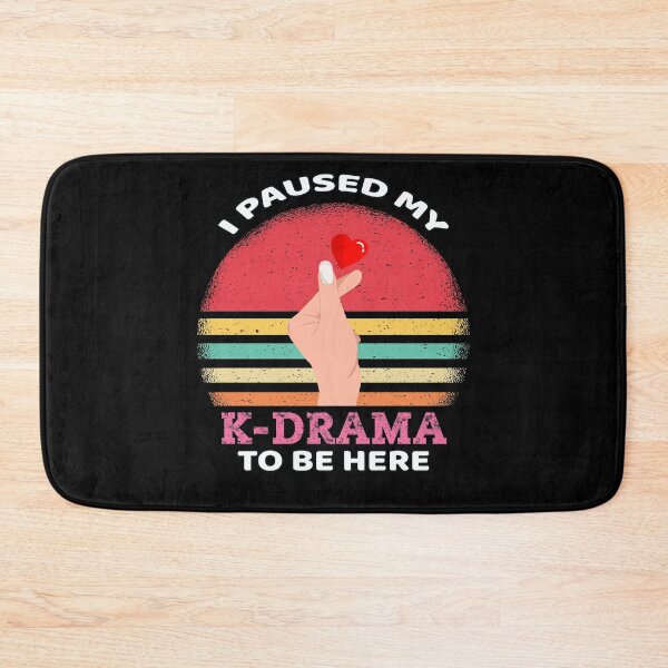 Item preview, Hice una pausa en mi K-Drama para estar aquí: citas divertidas de amor designed and sold by DEATHDESIGNER.
