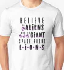 believe in aliens Unisex T-Shirt