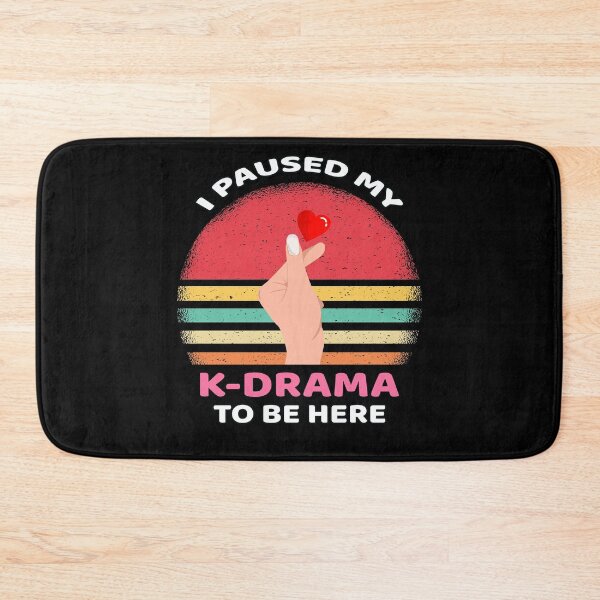 Item preview, Hice una pausa en mi K-Drama para estar aquí: citas divertidas de amor designed and sold by DEATHDESIGNER.