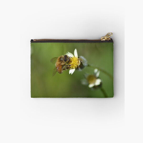 Artikelvorschau, Bee on a Weed entworfen und verkauft von TheaShutterbug.