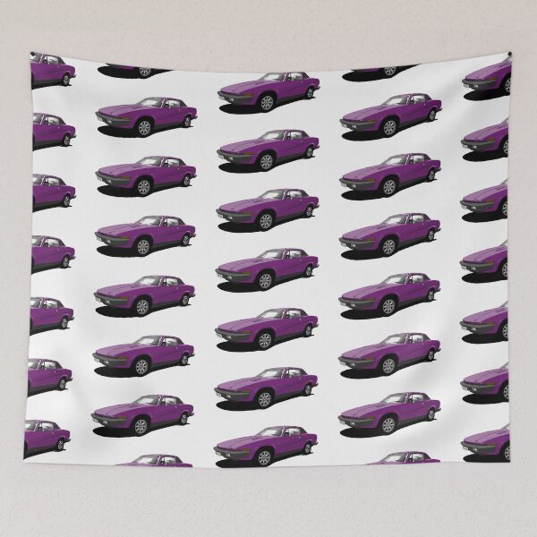Artikelvorschau, Plum Purple Triumph TR7 - Klassischer britischer Sportwagen entworfen und verkauft von Steve Kidd Art.
