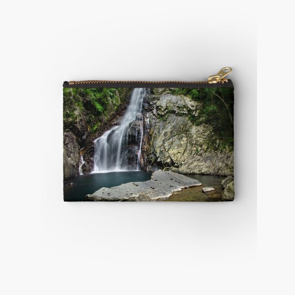 Artikelvorschau, Hiji Falls entworfen und verkauft von J. S. Wolf Photography.
