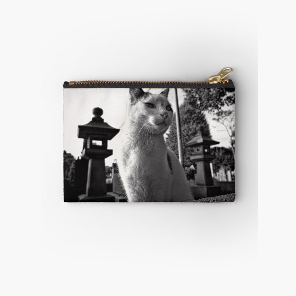 Artikelvorschau, Yanaka Cemetery Cat - Japan entworfen und verkauft von Norman Repacholi | Keystone Photography.