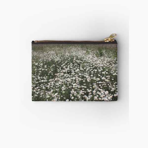 Artikelvorschau, White and purple wildflowers  entworfen und verkauft von Jim Sauchyn.