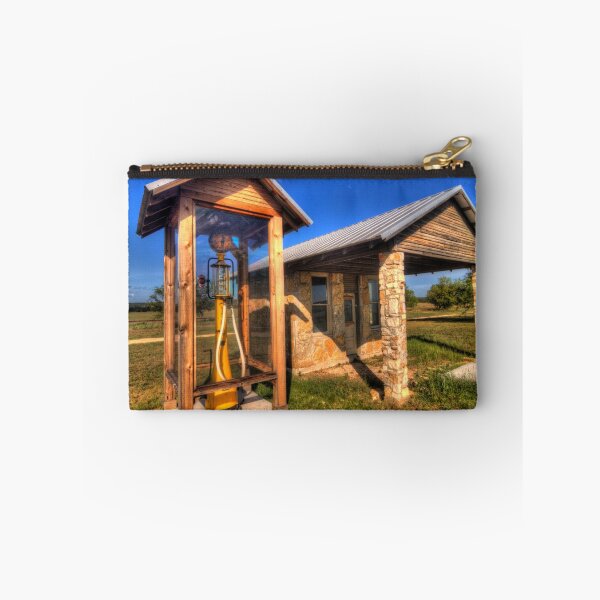 Artikelvorschau, Old Gas Station on Texas Hwy 6 (Clifton, TX) entworfen und verkauft von Terence Russell.