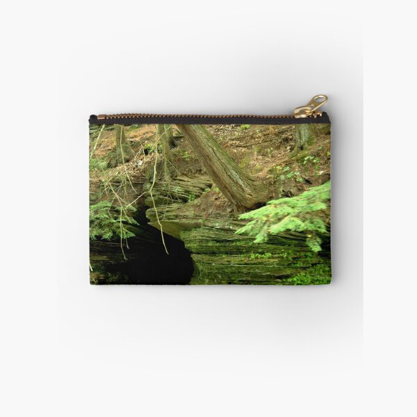 Item preview, On Guard...... designed and sold by Larry Llewellyn.