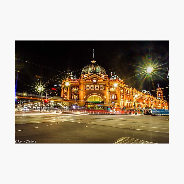 Artikel-Vorschau von Bahnhof Nacht Flinders Street, designt und verkauft von JoonoChakma.