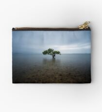"I Stand Alone" ∞ King Island, QLD - Australia Studio Pouch