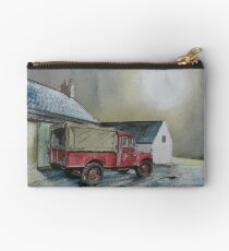 An 'august' Landrover Studio Pouch