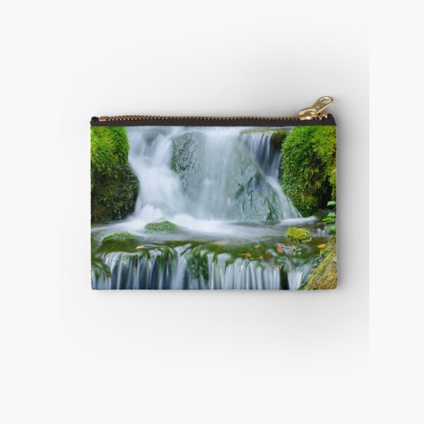 Aperçu de l'œuvre Flowing  Falls créée et vendue par donnierocky.