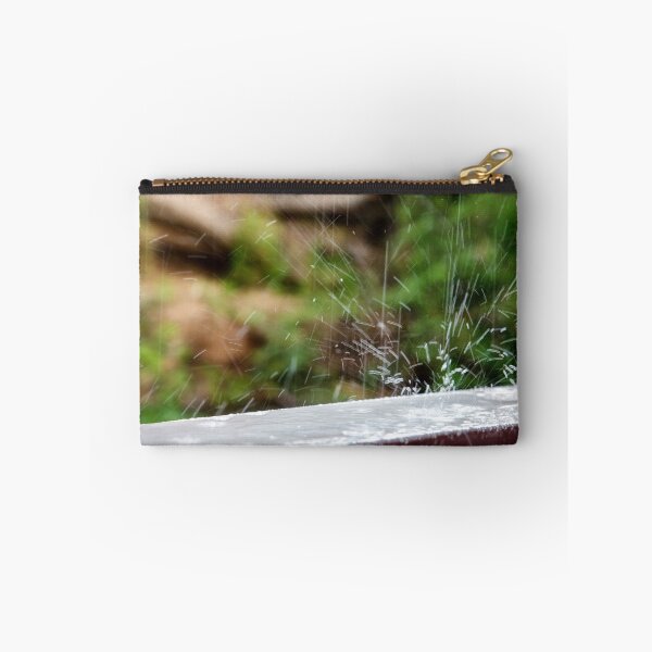 Aperçu de l'œuvre Someitme it Rains créée et vendue par Downunder Views.