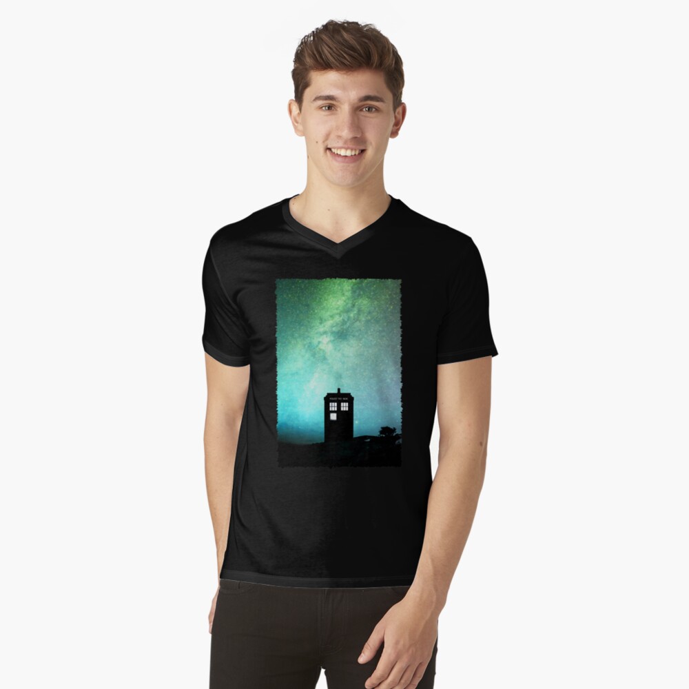 Aperçu de l'œuvre T-shirt col V créée et vendue par Altan-HK.