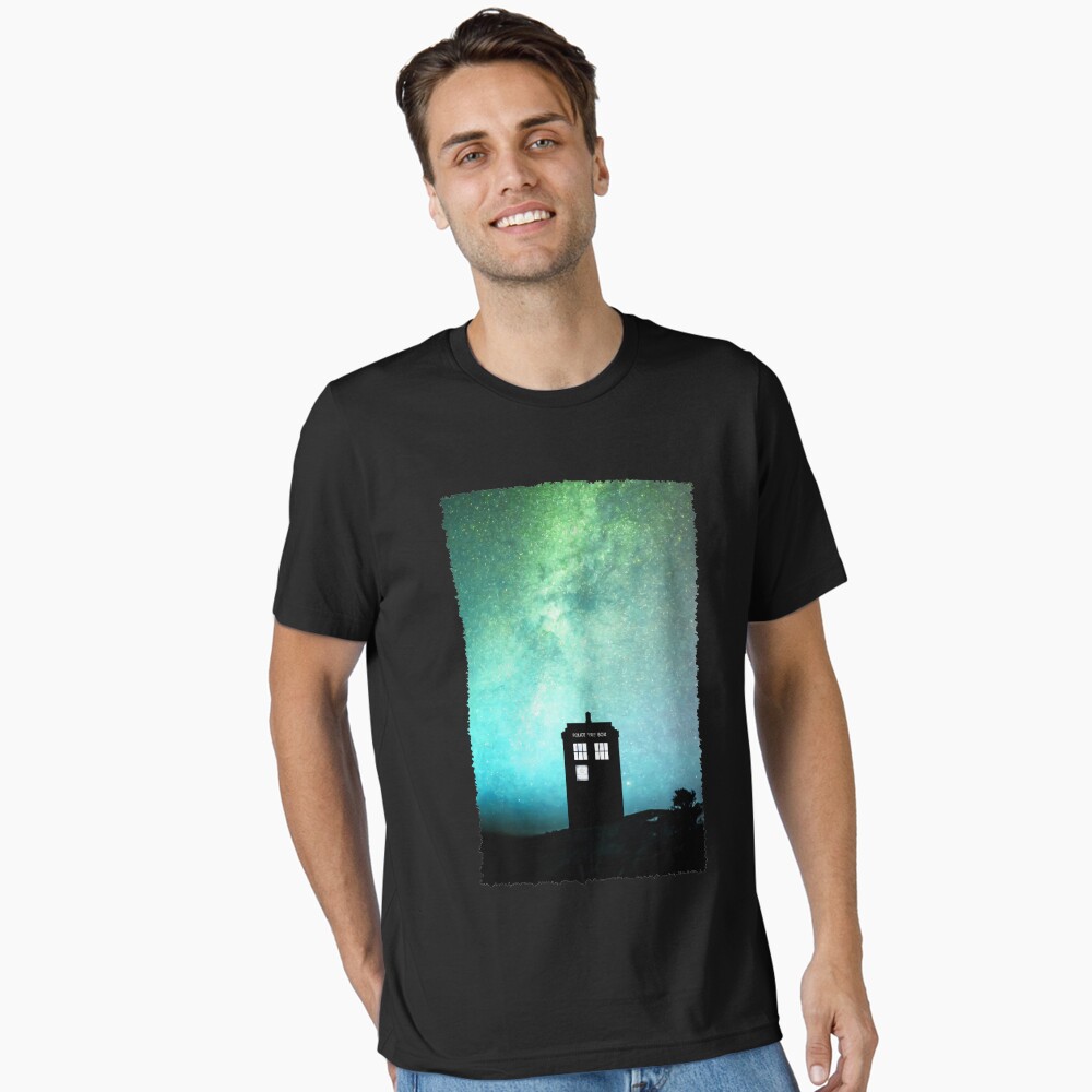 Aperçu de l'œuvre T-shirt essentiel créée et vendue par Altan-HK.