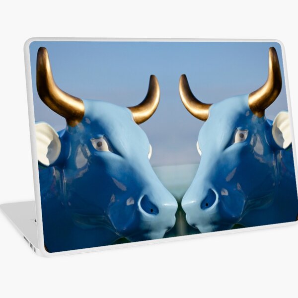 Cow Parade - Shirt Factory Horn, Derry Laptop Skin