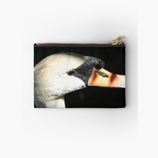 Aperçu de l'œuvre Profile of a Swan créée et vendue par RobertCharles.