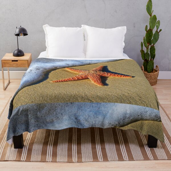 Item preview, Solemos amar la naturaleza, especialmente el mar y su mundo. designed and sold by Yasmine Mohammed.