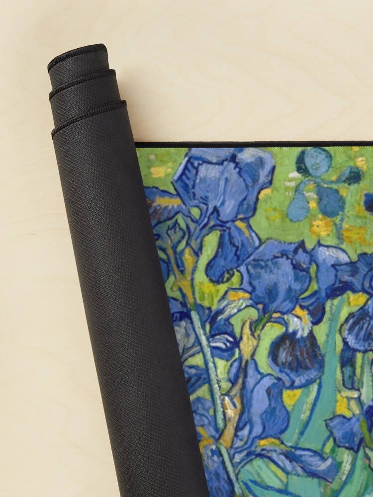Aperçu 2 sur 5. Tapis de souris avec l'œuvre Van Gogh Irises créée et vendue par fineearth.