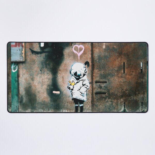 Aperçu de l'œuvre La fille de l'espace avec un oiseau de Banksy | Peinture murale originale créée et vendue par WE-ARE-BANKSY.