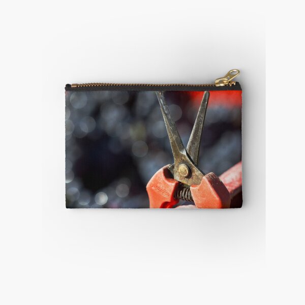 Item preview, clippers designed and sold by Carine LUTT.