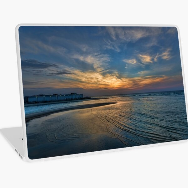 hypnotic sunset at Tel Aviv port Laptop Skin