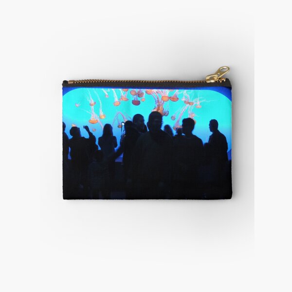 Artikelvorschau, Shadow Crowd at the Aquarium entworfen und verkauft von Sandra Gray.
