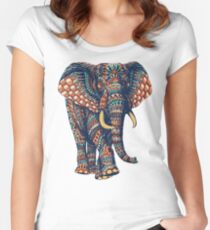 Verzierter Elefant v2 (Farbversion) Tailliertes Rundhals-Shirt