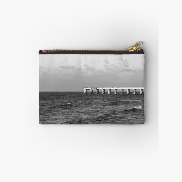 Aperçu de l'œuvre b&w navarre beach, FL créée et vendue par cmpotts.