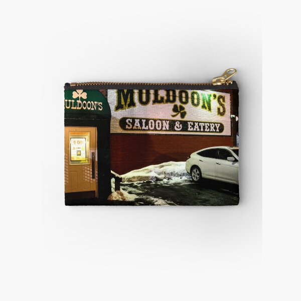 Artikelvorschau, Muldoon's Saloon and Eatery entworfen und verkauft von Nevermind the Camera Photography.
