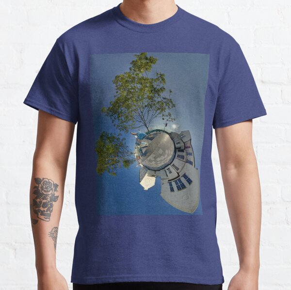 Cow Parade Panorama - Shirt Factory Horn, Derry Classic T-Shirt