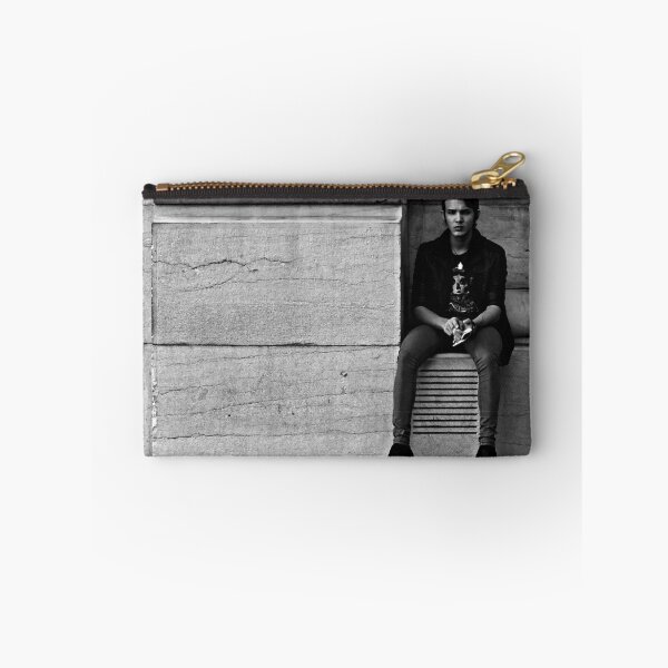Item preview, Elvis isn't dead, he just slipped between the cracks ... designed and sold by Berns.
