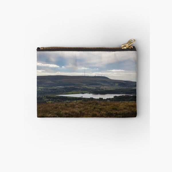 Artikelvorschau, Winter Hill Looking Across Delph Reservoir. entworfen und verkauft von Dave Staton.