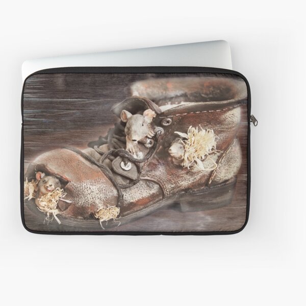 Rats are home Laptop Sleeve
